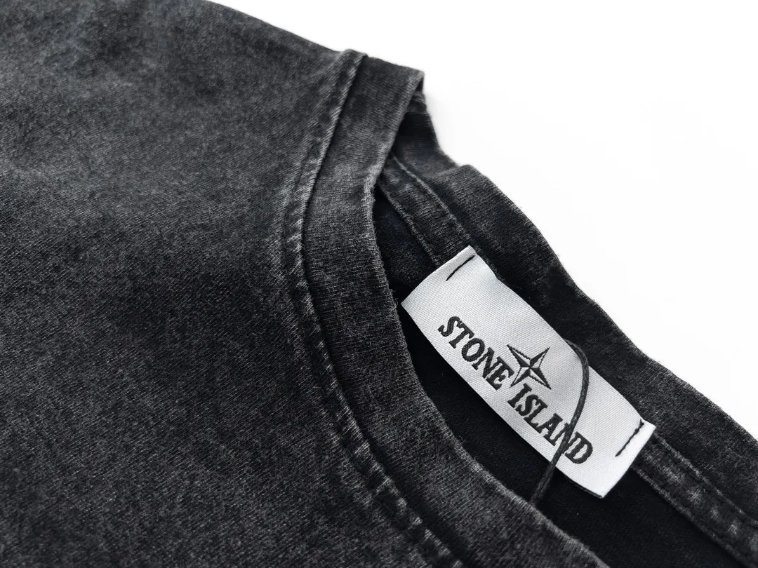 W657#P110💰 [Stone lsland/Stone Island summer new distressed washed short-sleeved T-shirt] ⚠️[Original creation with high control of details] - Made of 230 grams of combed cotton with 32-count double yarn, soft and comfortable to the touch, sweat-absorbent and breathable. - Simple, basic and versatile style, original quality, first choice for couples. - Made in a large factory, four needles and five threads on the shoulder, neat alignment, high quality workmanship. - Same style for men and women, very versatile One piece by hand, the details are clearly visible. Color: Black Purple Black Green Size: M L